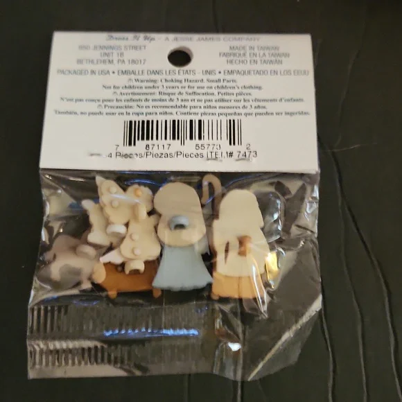 Nativity Buttons - Picture 3 of 3